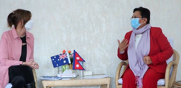 ऊर्जा,जलस्रोत तथा सिँचाइमन्त्री पम्फा भुसाल र अष्ट्रेलियाली राजदूतको  भेट 